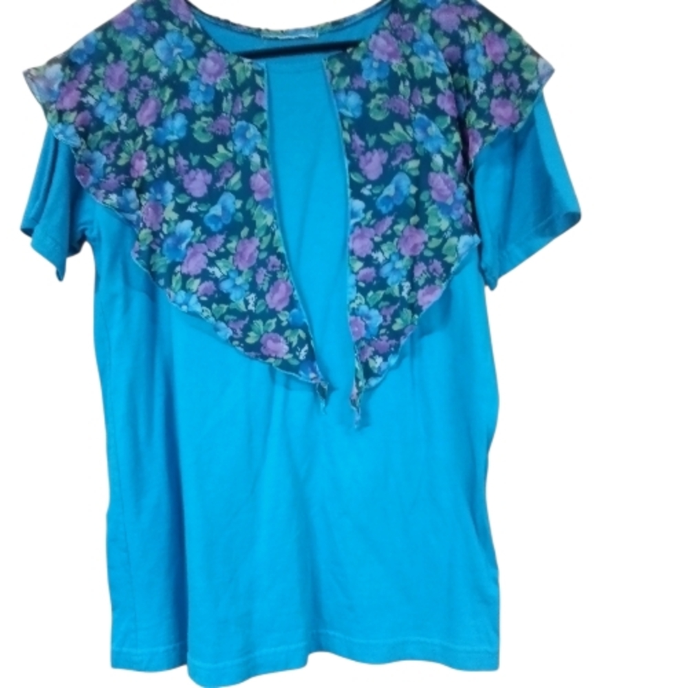 ✨Floral Accent Blue Top Size XL